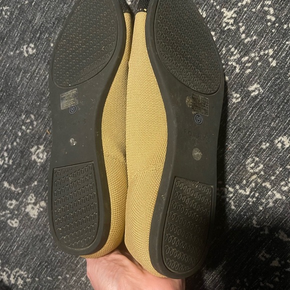 Rothy's Camel and Black Ballet Flats 10.5 - Picture 4 of 5